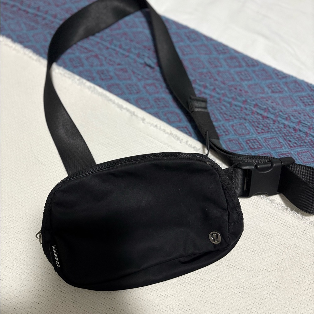 lululemon athletica Belt bag